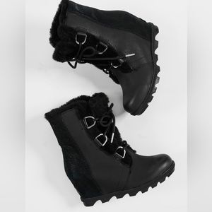 NWOT Sorel Joan Of Arctic Wedge II Shearling Lux - Size 10